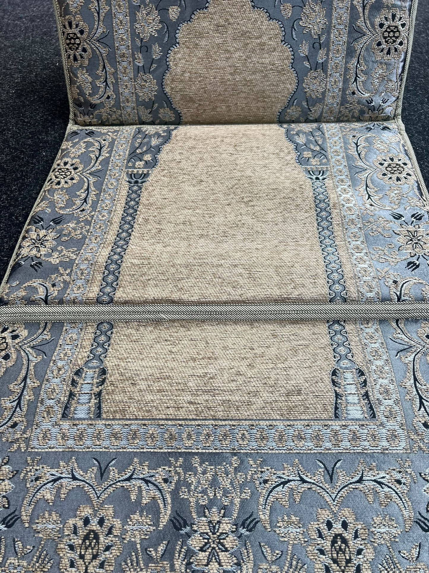 Premium Foldable Prayer Mat with Backrest, Padded Chenille Janamaz 110x55cm