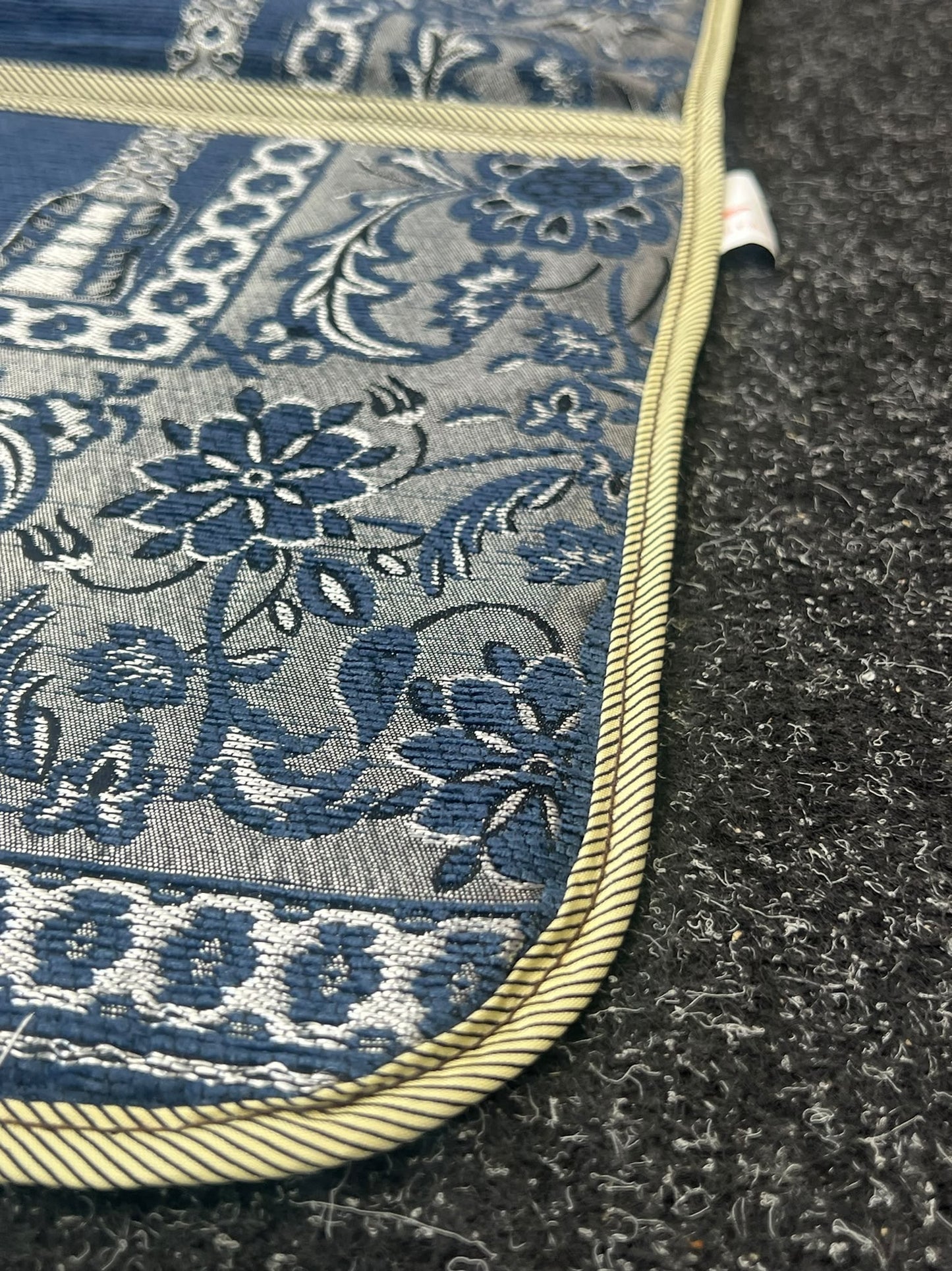 Premium Foldable Prayer Mat with Backrest, Padded Chenille Janamaz 110x55cm
