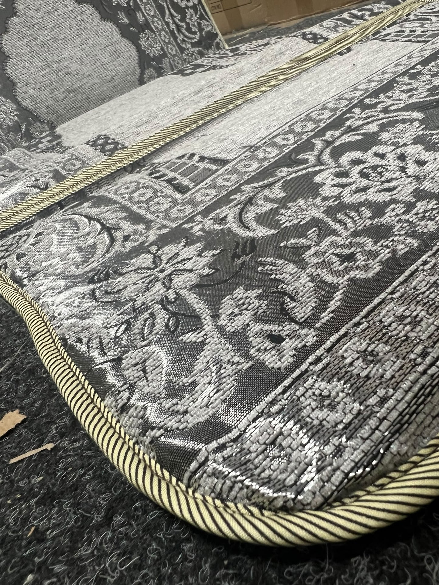 Premium Foldable Prayer Mat with Backrest, Padded Chenille Janamaz 110x55cm