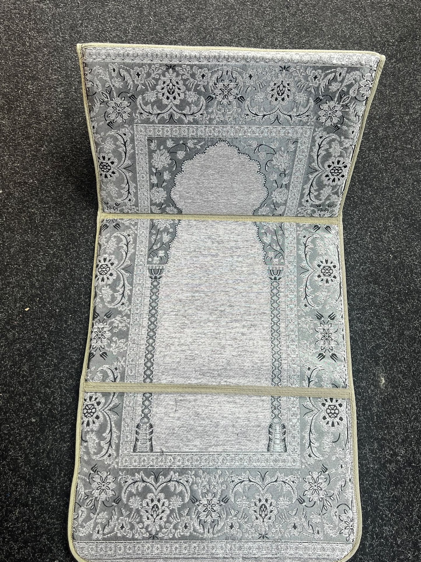 Premium Foldable Prayer Mat with Backrest, Padded Chenille Janamaz 110x55cm