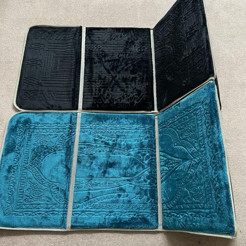 Portable Foldable Prayer Mat with Built-In Back Support & Reclining Chair Function – Perfect for Comfortable Prayers On-the-Go!