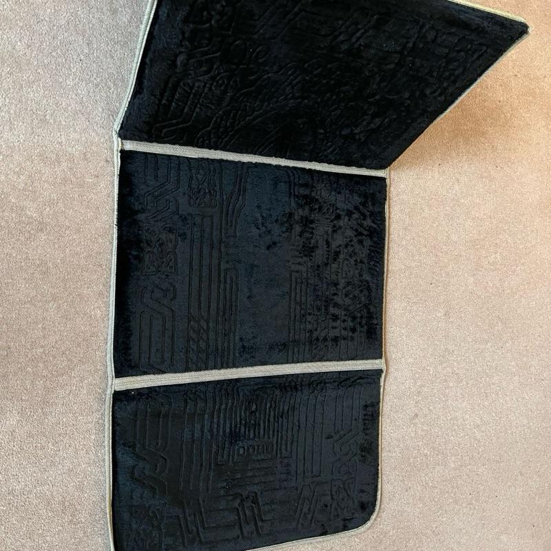 Portable Foldable Prayer Mat with Built-In Back Support & Reclining Chair Function – Perfect for Comfortable Prayers On-the-Go!