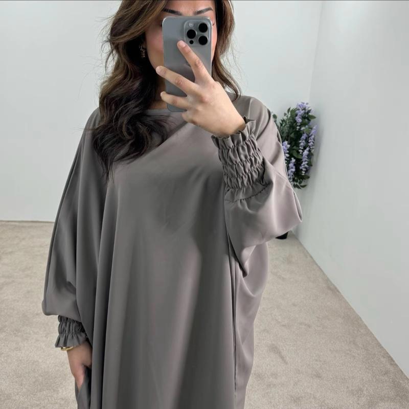 Elegant Rouched Sleeve Abaya with Pockets – Stylish & Modest Wear for Women