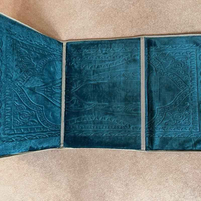 Portable Foldable Prayer Mat with Built-In Back Support & Reclining Chair Function – Perfect for Comfortable Prayers On-the-Go!