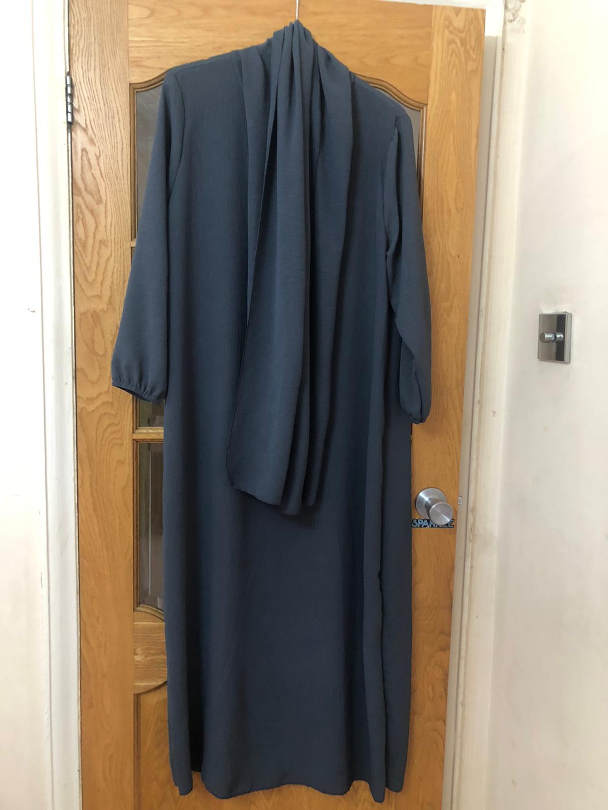 Comfortable and Stylish Elegant 100% Polyester Islamic Wear - 2-Piece Abaya Set with Elastic Sleeves and Matching Scarf, 56" Standard Size