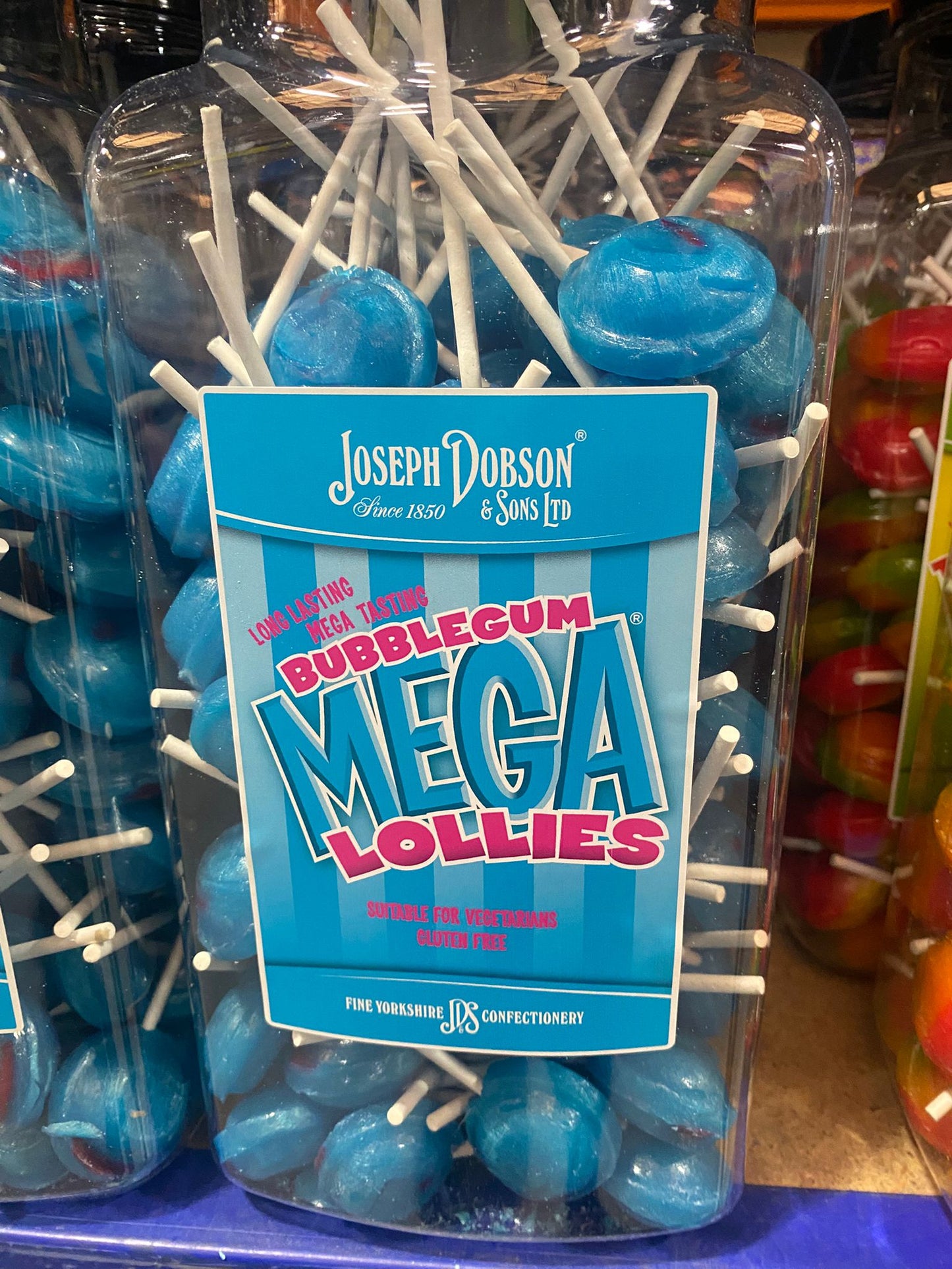 Mega Lollies 🍭🍓🍏🥤 – Single Flavour Bulk Sweets | Vegetarian, Gluten-Free & Natural Flavours (Pack of 90 Lollies) 1.99kg
