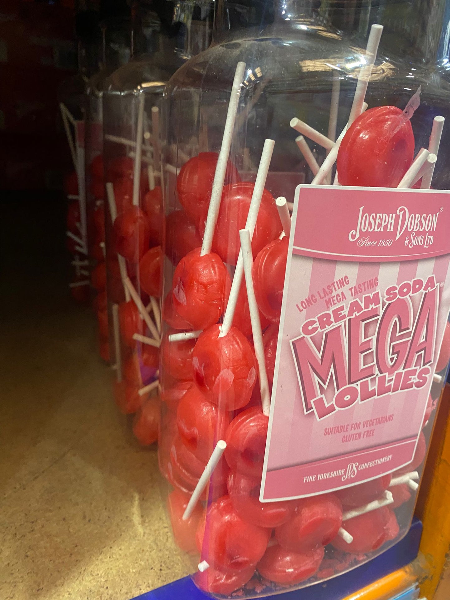 Mega Lollies 🍭🍓🍏🥤 – Single Flavour Bulk Sweets | Vegetarian, Gluten-Free & Natural Flavours (Pack of 90 Lollies) 1.99kg