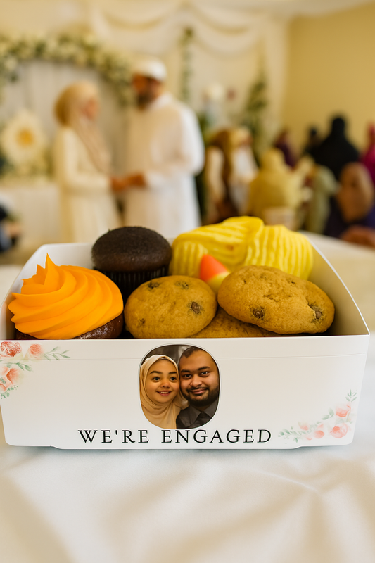 Elegant Custom Name Serving Trays – Personalized Paper Food & Snack Trays for Weddings, Anniversaries, Engagements & Bridal Receptions (Pack of 20)
