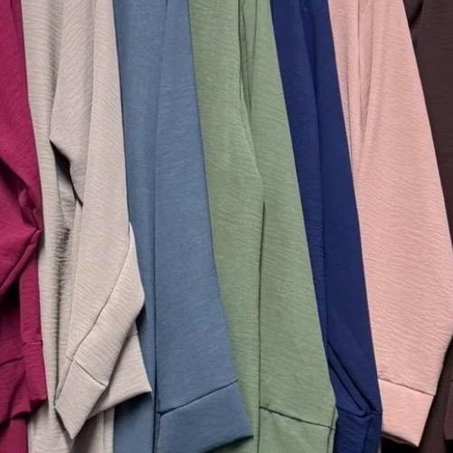 Women's Abaya with Attached Hijab & Pockets – Modest & Practical Islamic Wear