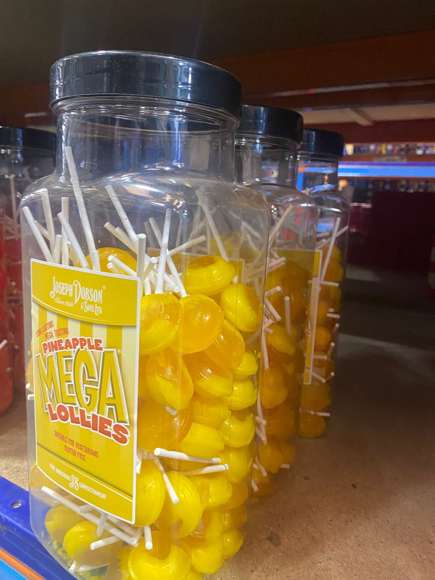 Mega Lollies 🍭🍓🍏🥤 – Single Flavour Bulk Sweets | Vegetarian, Gluten-Free & Natural Flavours (Pack of 90 Lollies) 1.99kg